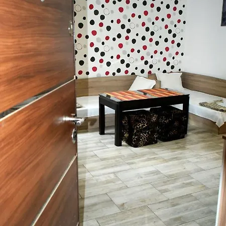 Flora Beach 6 Apartman *